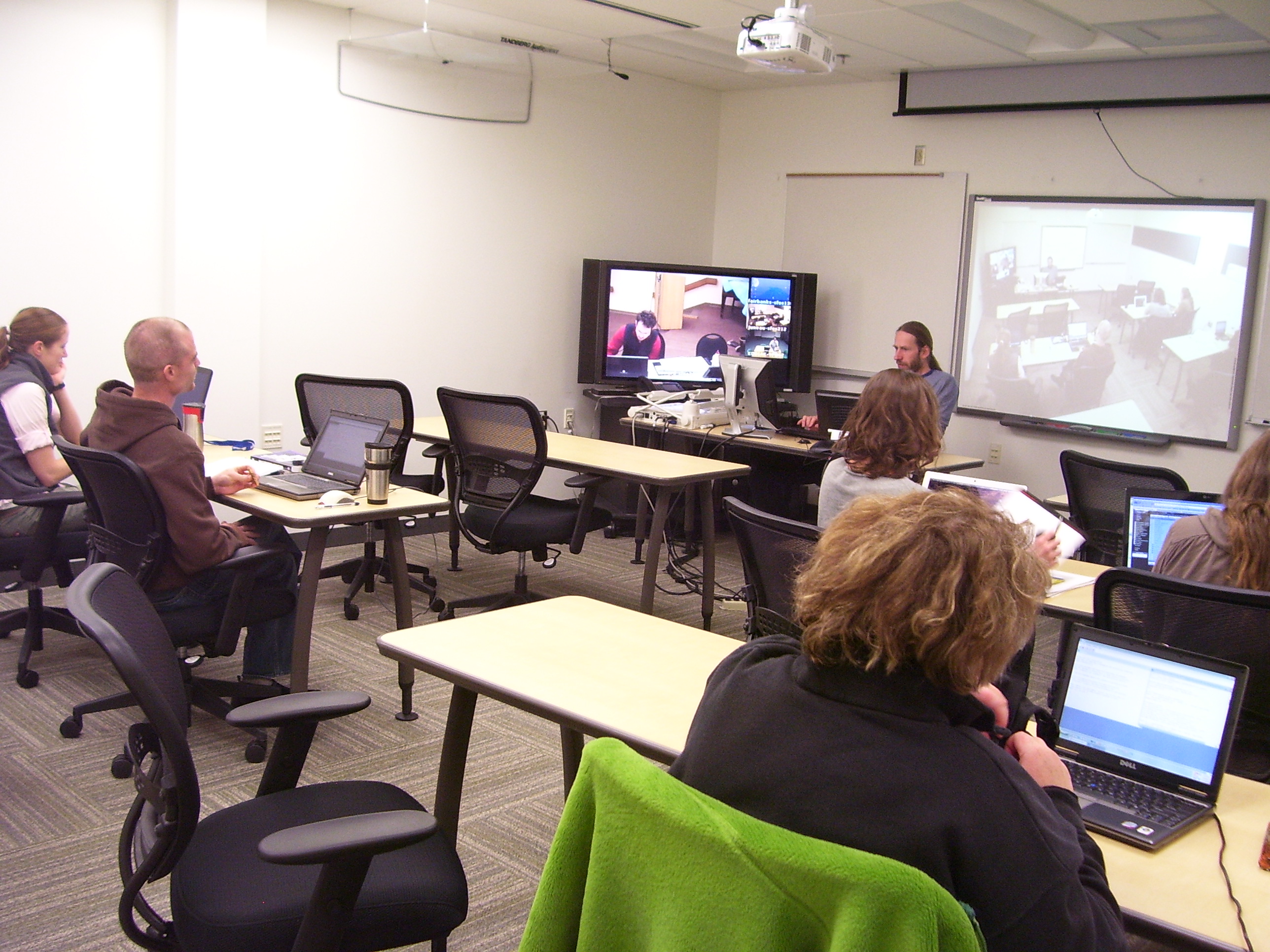 212 Lena Point | 12 people | videoconference smart classroom